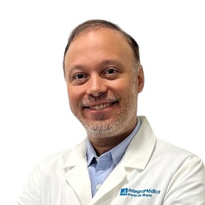 Dr(a) Paul Ernesto Escovar La Riva