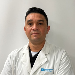 Dr(a) Jose Javier Aponte Millan