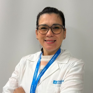 Dr(a) Leslie Karina Niño
