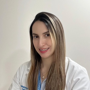 Dr(a) Laura Cristina Poveda Ruiz