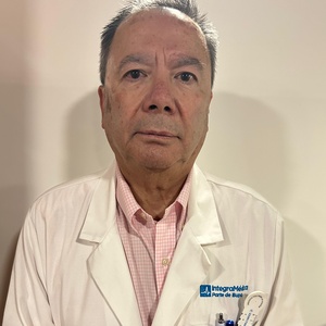 Dr(a) Enrique Ricardo Chiu Stange