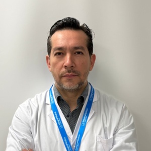 Dr(a) David Jonathan Segovia Collins