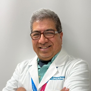 Dr(a) Max Humberto Diaz Gordon