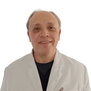 Dr(a) Manuel Enrique Barrientos Calisto