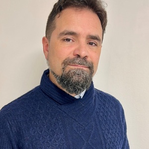 Dr(a) Sebastian Reyes Polanco