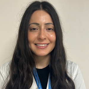 Dr(a) Pamela Jose Parra Ayres