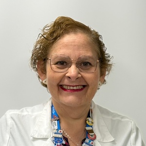 Dr(a) Hilda Susana Benavente Villavicencio