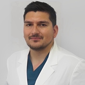 Dr(a) Rogelio Andres Urzua Salas