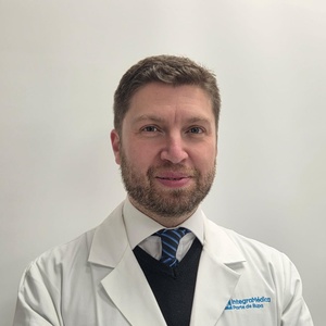 Dr(a) Carlos Eduardo Neumann Garces